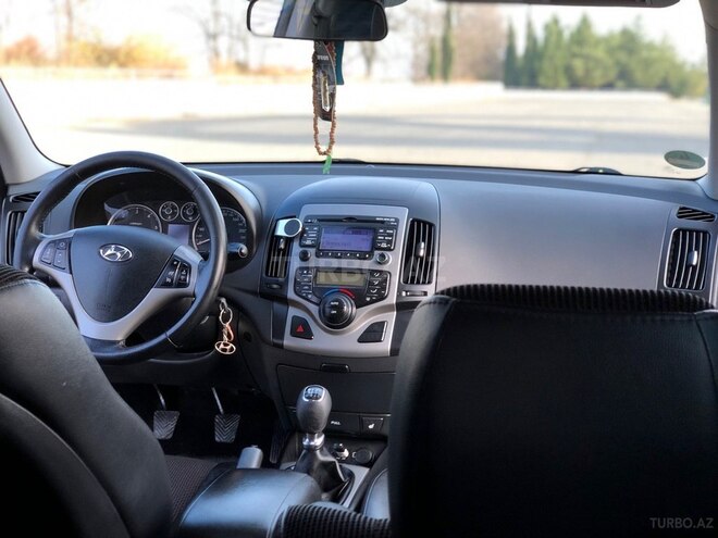 Hyundai i30 2011, 178,000 km - 1.6 л - Bərdə