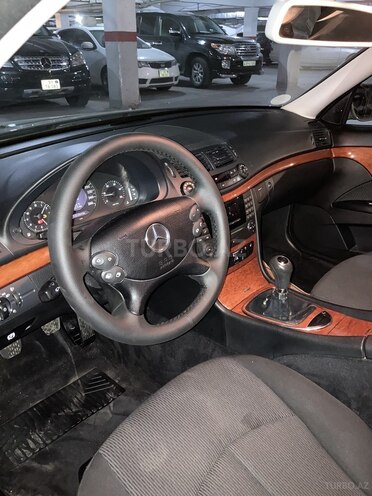 Mercedes E 220 2007, 260,000 km - 2.2 l - Bakı