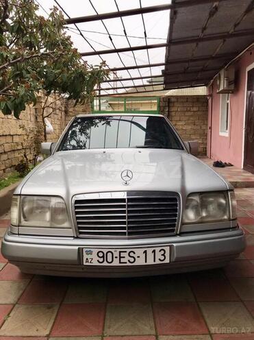 Mercedes E 220 1995, 240,000 km - 2.2 л - Bakı