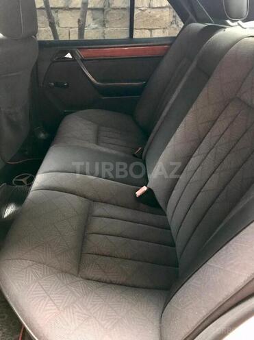 Mercedes E 220 1995, 240,000 km - 2.2 л - Bakı