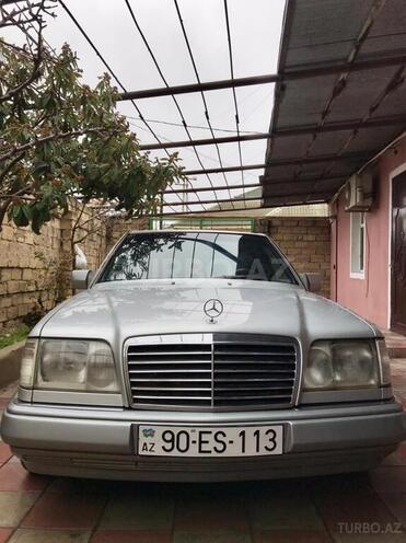 Mercedes E 220 1995, 240,000 km - 2.2 л - Bakı