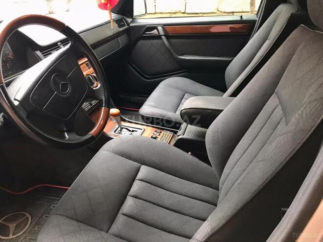 Mercedes E 220 1995, 240,000 km - 2.2 л - Bakı