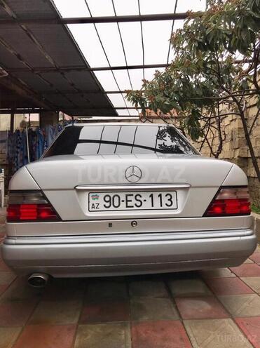 Mercedes E 220 1995, 240,000 km - 2.2 л - Bakı