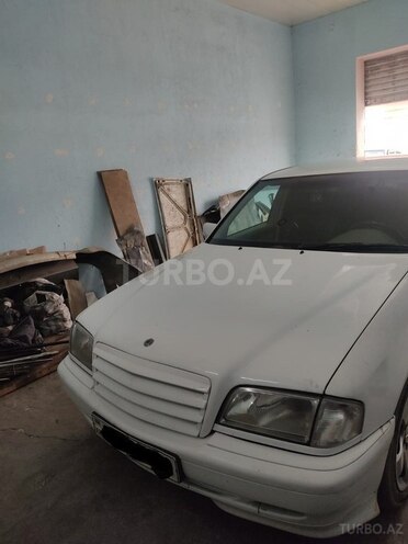 Mercedes C 220 1999, 261,000 km - 2.2 л - Bakı