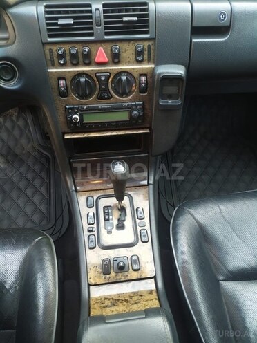 Mercedes E 280 1999, 290,005 km - 2.8 л - Bakı