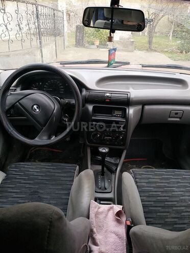 Opel Astra 1993, 200,000 km - 1.8 л - Mingəçevir
