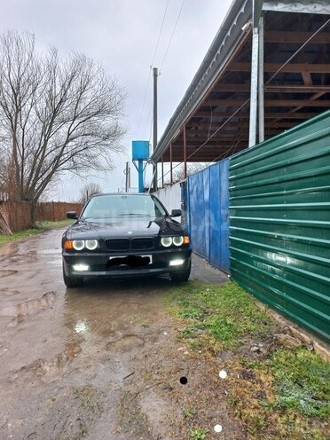BMW 728 1999, 354,879 km - 2.8 l - Füzuli