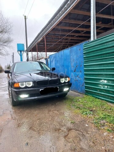 BMW 728 1999, 354,879 km - 2.8 l - Füzuli