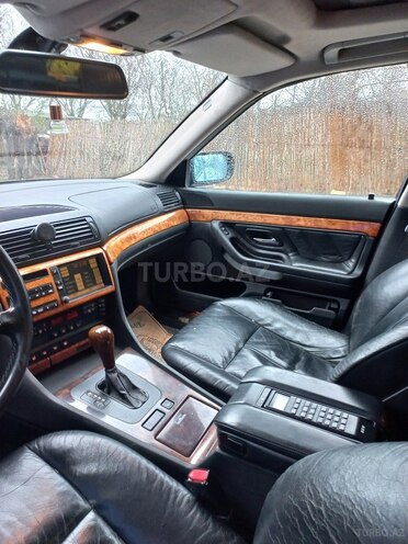 BMW 728 1999, 354,879 km - 2.8 l - Füzuli