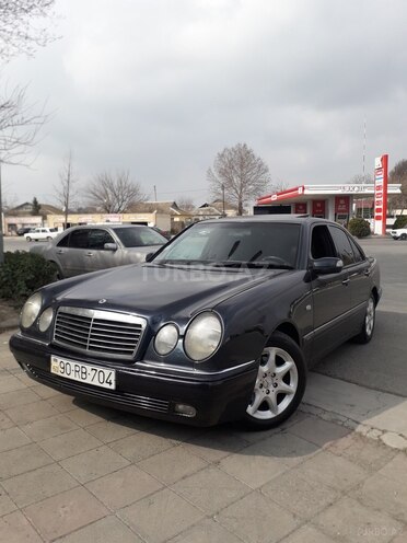 Mercedes E 230 1995, 483,965 km - 2.3 л - Bərdə