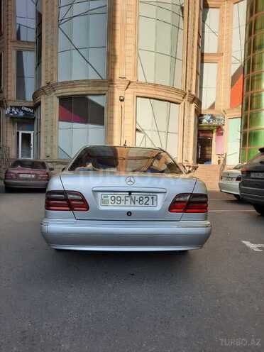 Mercedes E 220 2001, 150,000 km - 2.2 л - Bakı