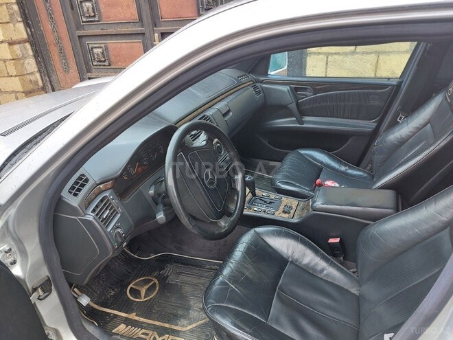 Mercedes E 280 1997, 286,000 km - 2.8 l - Bakı