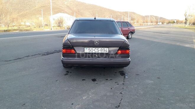 Mercedes  1989, 200,350 km - 2.0 л - Zaqatala