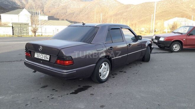 Mercedes  1989, 200,350 km - 2.0 л - Zaqatala