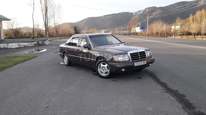 Mercedes  1989, 200,350 km - 2.0 л - Zaqatala
