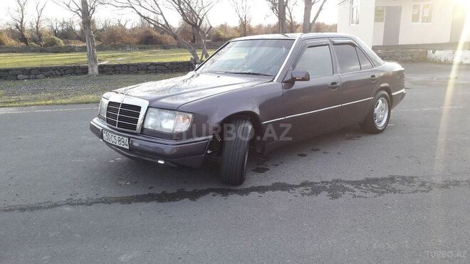 Mercedes  1989, 200,350 km - 2.0 л - Zaqatala