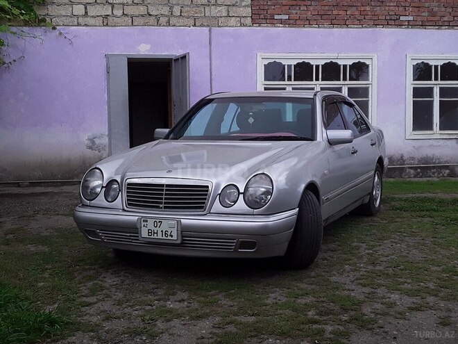 Mercedes E 300 1995, 422,000 km - 3.0 l - Astara