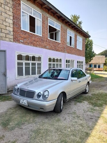 Mercedes E 300 1995, 422,000 km - 3.0 l - Astara