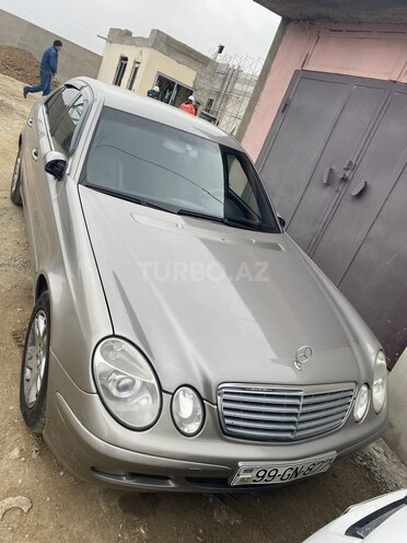 Mercedes E 220 2004, 290,000 km - 2.2 л - Bakı