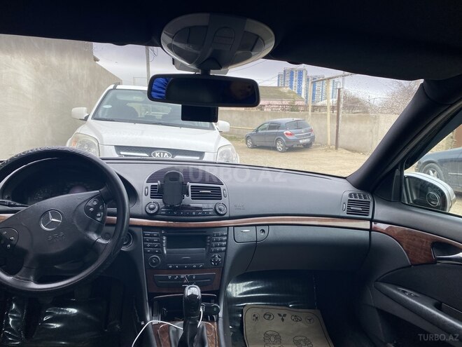 Mercedes E 220 2004, 290,000 km - 2.2 л - Bakı
