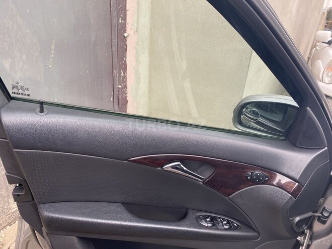 Mercedes E 220 2004, 290,000 km - 2.2 л - Bakı