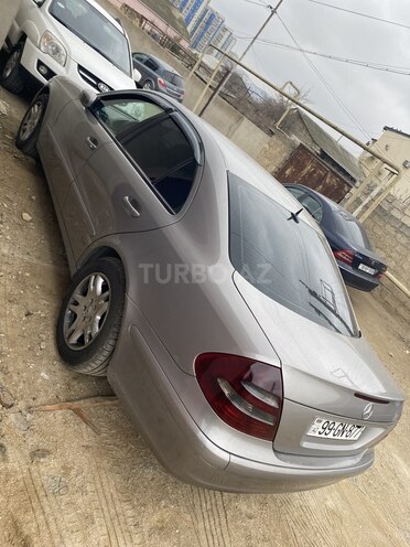 Mercedes E 220 2004, 290,000 km - 2.2 л - Bakı