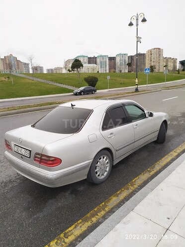 Mercedes E 220 1999, 399,678 km - 2.2 l - Bakı