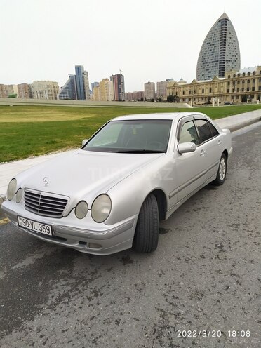 Mercedes E 220 1999, 399,678 km - 2.2 l - Bakı