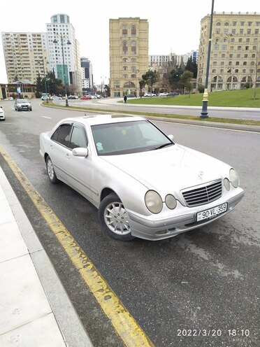 Mercedes E 220 1999, 399,678 km - 2.2 l - Bakı