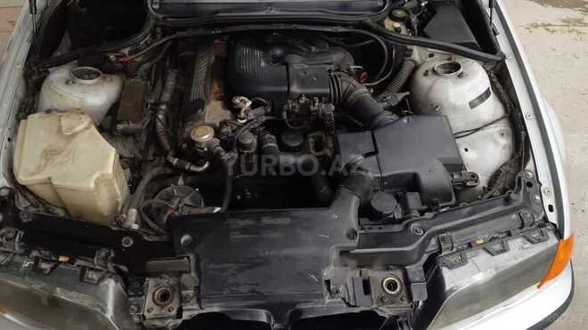 BMW 318 2001, 410,000 km - 1.9 l - Gəncə