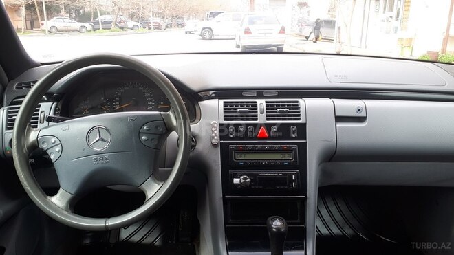 Mercedes E 270 2000, 386,000 km - 2.7 l - Bakı
