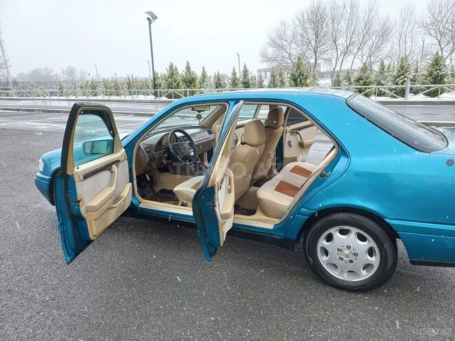 Mercedes C 180 1996, 232,000 km - 1.8 l - Şəki