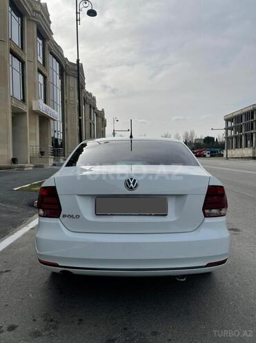 Volkswagen Polo 2018, 93,500 km - 1.6 l - Bakı