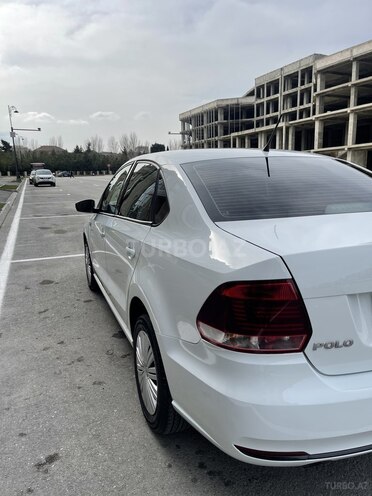 Volkswagen Polo 2018, 93,500 km - 1.6 l - Bakı