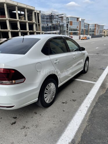Volkswagen Polo 2018, 93,500 km - 1.6 l - Bakı