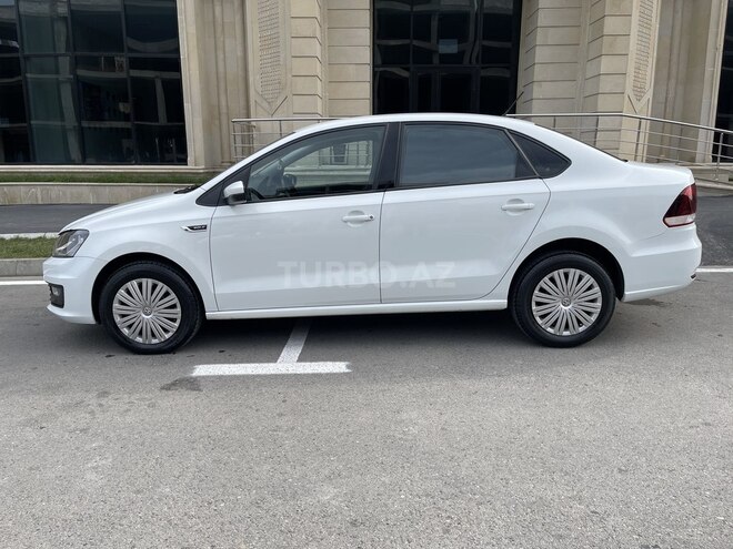 Volkswagen Polo 2018, 93,500 km - 1.6 l - Bakı