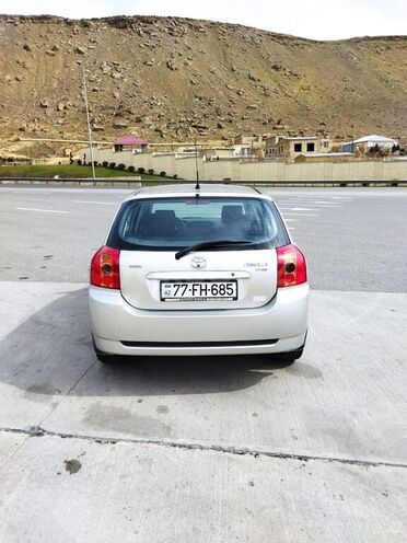 Toyota Corolla 2004, 230,000 km - 1.4 l - Bakı