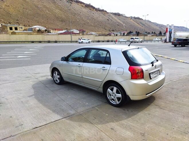 Toyota Corolla 2004, 230,000 km - 1.4 l - Bakı