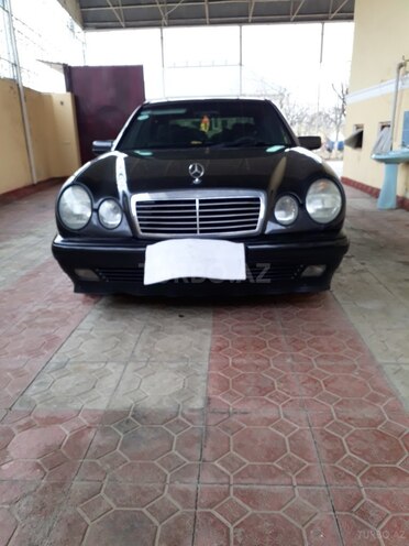 Mercedes E 200 1996, 311,100 km - 2.0 л - Tovuz