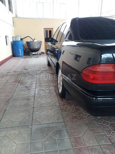 Mercedes E 200 1996, 311,100 km - 2.0 л - Tovuz