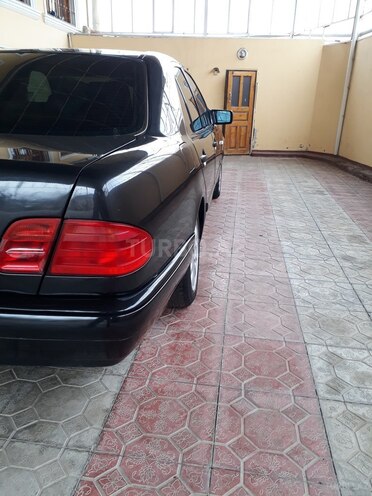 Mercedes E 200 1996, 311,100 km - 2.0 л - Tovuz