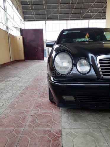 Mercedes E 200 1996, 311,100 km - 2.0 л - Tovuz