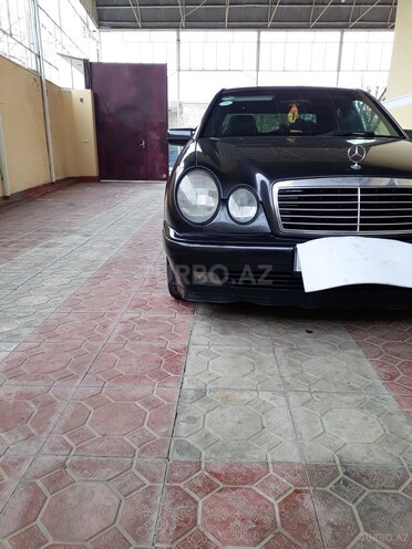 Mercedes E 200 1996, 311,100 km - 2.0 л - Tovuz