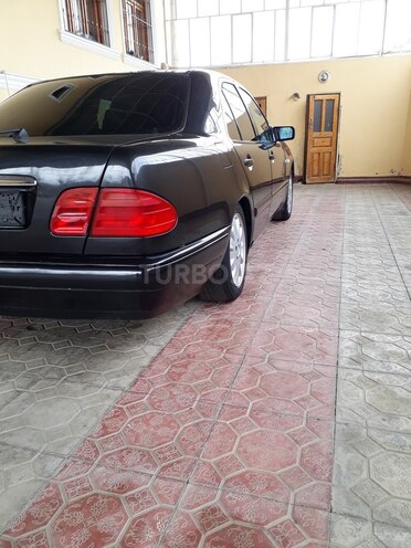 Mercedes E 200 1996, 311,100 km - 2.0 л - Tovuz