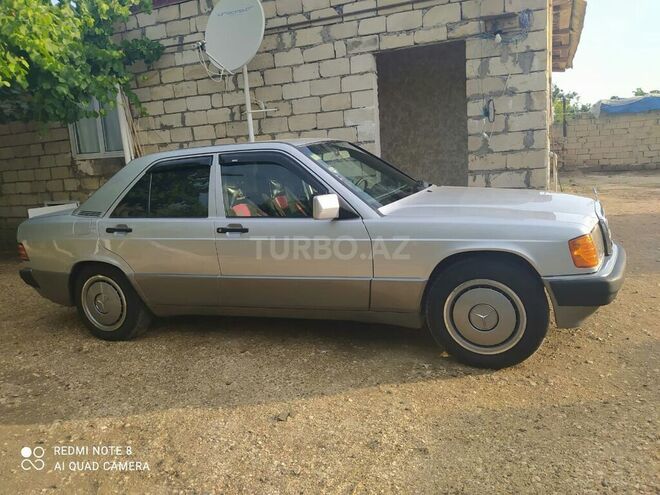 Mercedes 190 1991, 450,000 km - 1.8 l - Salyan