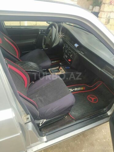 Mercedes 190 1991, 450,000 km - 1.8 l - Salyan