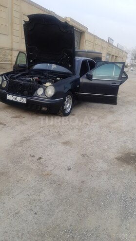 Mercedes E 320 1995, 195,000 km - 3.2 l - Bakı