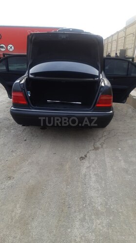 Mercedes E 320 1995, 195,000 km - 3.2 l - Bakı