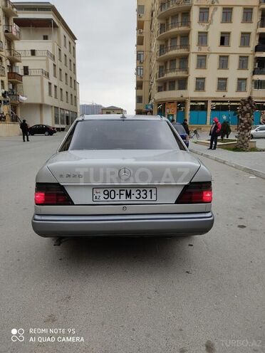 Mercedes E 220 1994, 425,500 km - 2.2 l - Bakı
