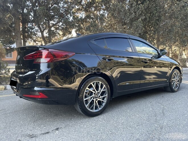 Hyundai Elantra 2019, 70,000 km - 1.6 l - Bakı